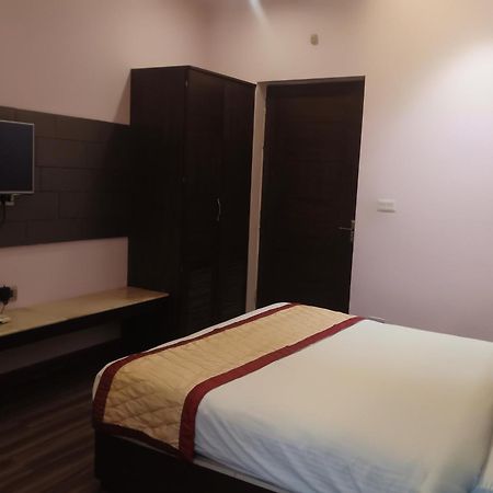 אגרה Hotel Rudra Vilas מראה חיצוני תמונה