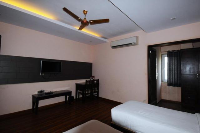 אגרה Hotel Rudra Vilas מראה חיצוני תמונה